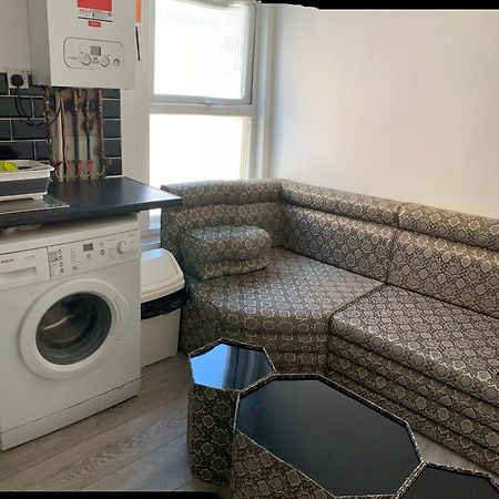 Beautiful Hoe Street First Floor One Bedroom Apartment B Walthamstow Londres Exterior foto