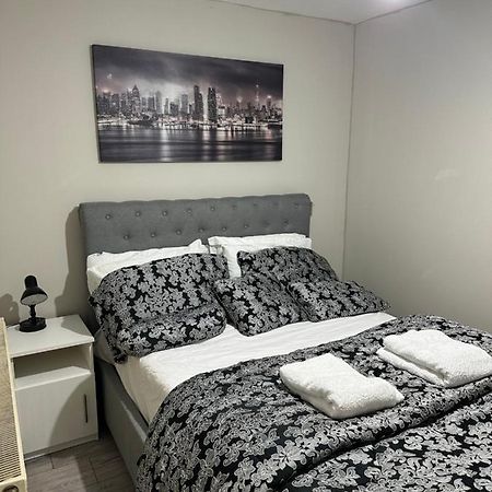 Beautiful Hoe Street First Floor One Bedroom Apartment B Walthamstow Londres Exterior foto