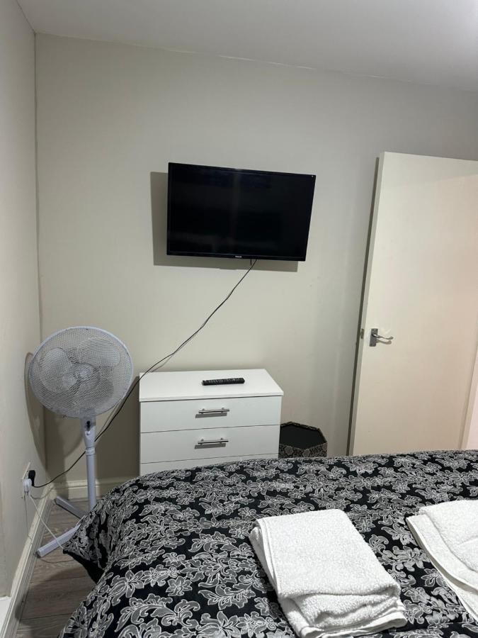 Beautiful Hoe Street First Floor One Bedroom Apartment B Walthamstow Londres Exterior foto