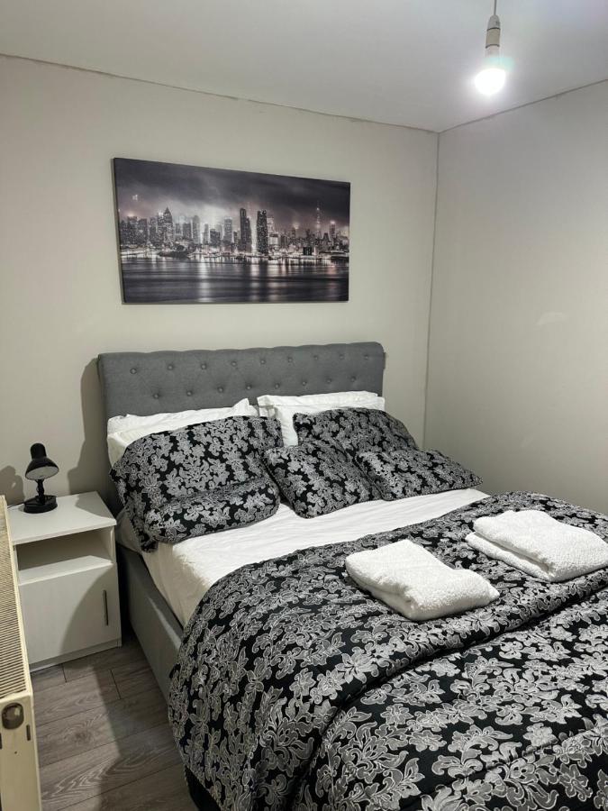 Beautiful Hoe Street First Floor One Bedroom Apartment B Walthamstow Londres Exterior foto